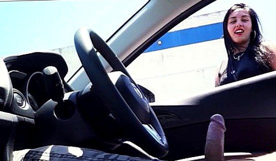 Онлайн порно видео: Они совали пальцы в волосатые пезды японок и трахали их ротики, порой получая оральный кайф сразу от пары подруг