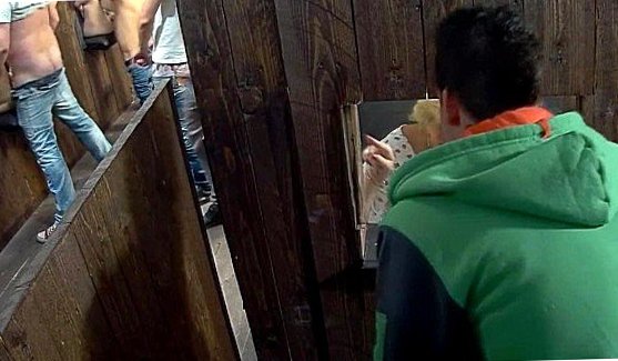 Порно смотреть онлайн: Две великолепные молодые подруги, не видевшие друг друга долгое время, совершенно случайно встречаются и начинают хвалиться своими любовными интригами