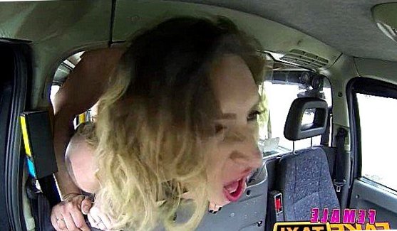 Загрузили Порнуху видео: Симпатичная грудастая женушка ведет себя далеко не всегда так как полагается послушной хозяйке и любящей жене