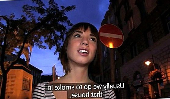 Порнуха из Тик-Ток: Красотка разбудила утром и попросила кончить внутрь спермой
