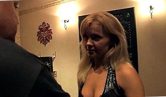 Порно новинка: Моя жена сосёт два члена у турков в Анталии (видео с её телефона)